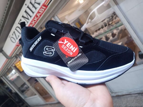 Skechers – Image 4