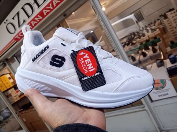 Skechers